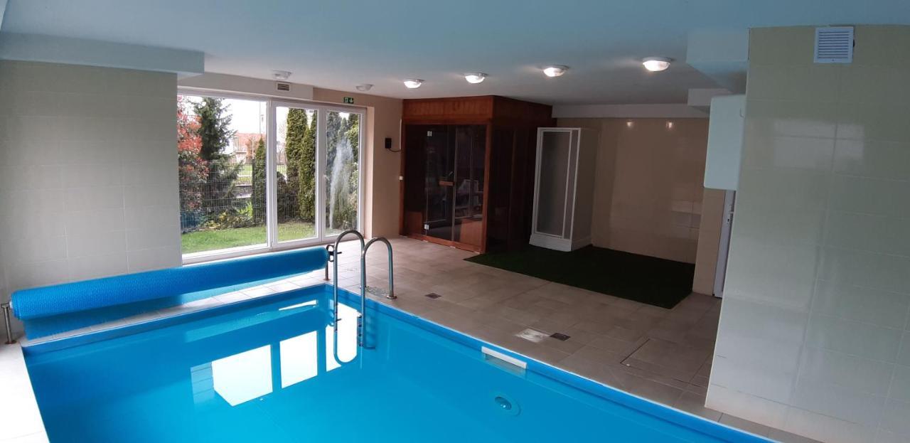 שיופוק Riviera Wellness Apartman מראה חיצוני תמונה