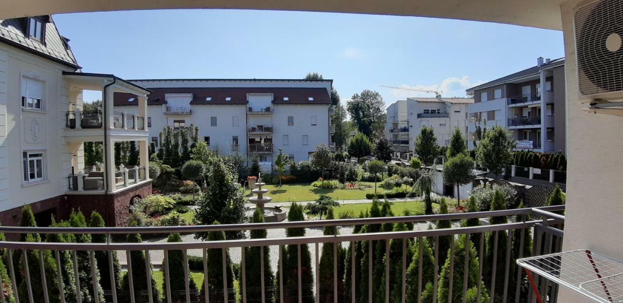 שיופוק Riviera Wellness Apartman מראה חיצוני תמונה